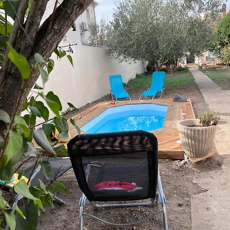 Charmante Maison Climatisee Avec Piscine Au Calme A 펜션 카르카손