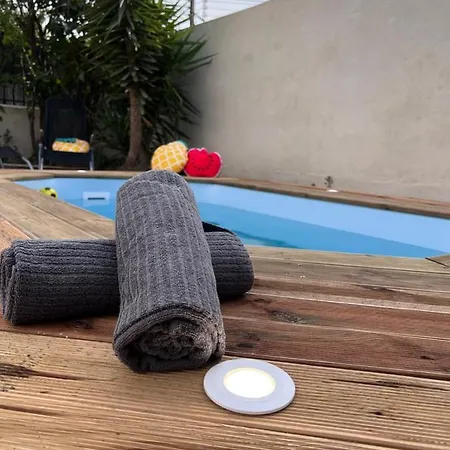 Charmante Maison Climatisee Avec Piscine Au Calme A 카르카손
