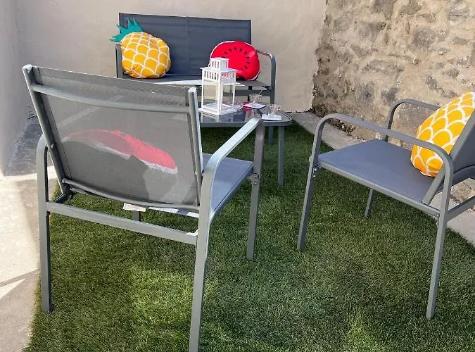 Charmante Maison Climatisee Avec Piscine Au Calme A 펜션